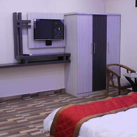 Kitchen Hut Hotel Nepalgunj Luaran gambar