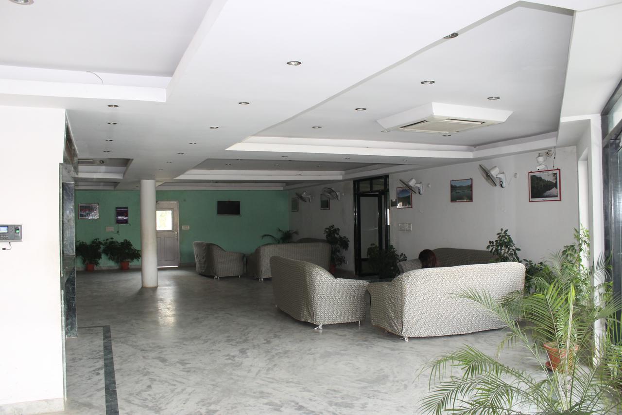Kitchen Hut Hotel Nepalgunj Luaran gambar