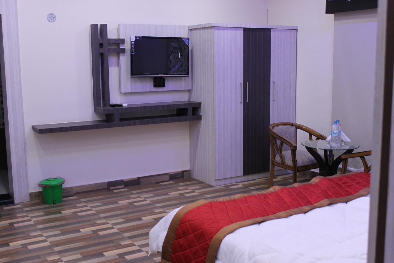 Kitchen Hut Hotel Nepalgunj Luaran gambar