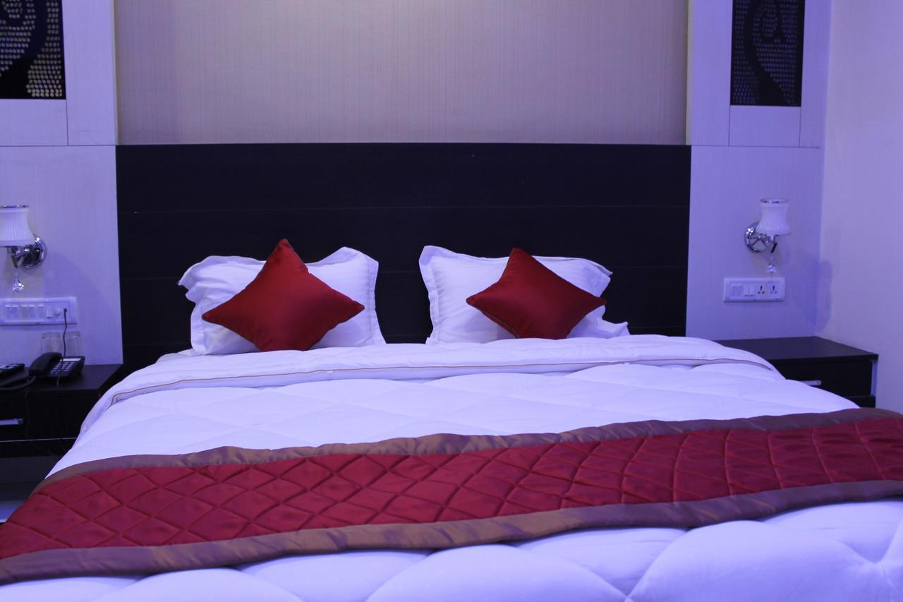 Kitchen Hut Hotel Nepalgunj Luaran gambar